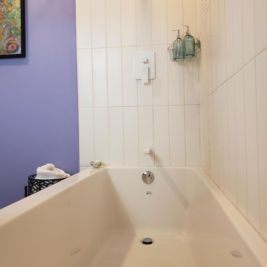 Global Village Permaculture Bnb Оливър Екстериор снимка
